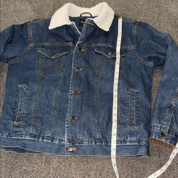 Wrangler Jean jacket men’s size small or women’s l/xl - Picture 4 of 10